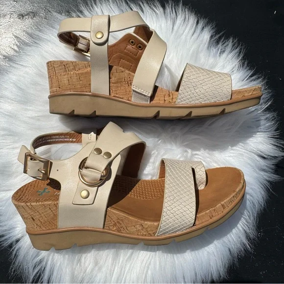 Baretraps LANDREY Women's Size 6.5M Tan Beige Sandals - Picture 6 of 9